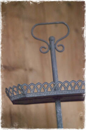 brocante etagere ijzerem 8-hoekig 2-laags - janenjuup