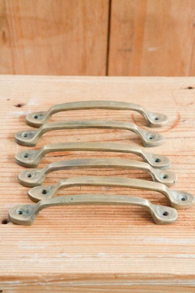 Handgreep handgemaakt - oud messing (13,8x1,7x2,3cm)