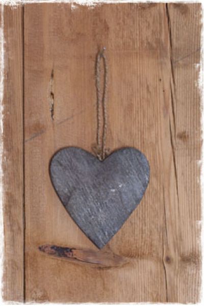 grijsbruin houten hart