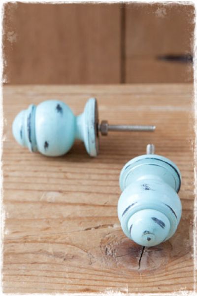 houten babyblauwe knopjes 3,5x4,5cm