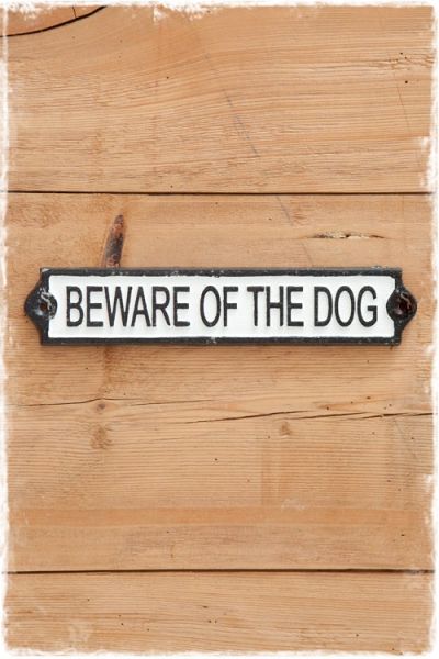 gietijzeren bordje beware of the dog in zwart witte kleur