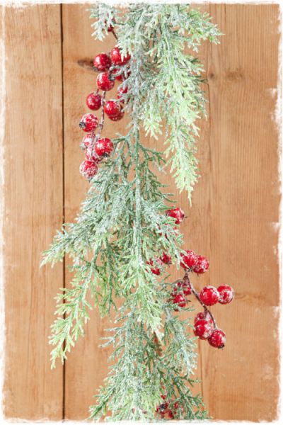 guirlande van conifeer kerstgroen en rode bessen 200cm lang