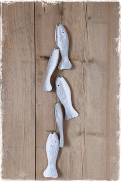 houten visjes aan koord - grijs wit