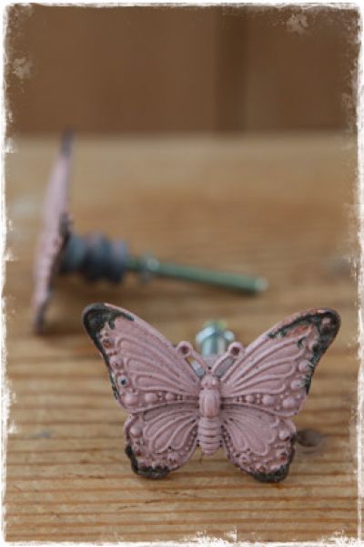 ladeknopjes-kastknopjes-deurknopjes-brocante-vlinder-roze-landelijke-woonaccessoires-webwinkel-janenjuup