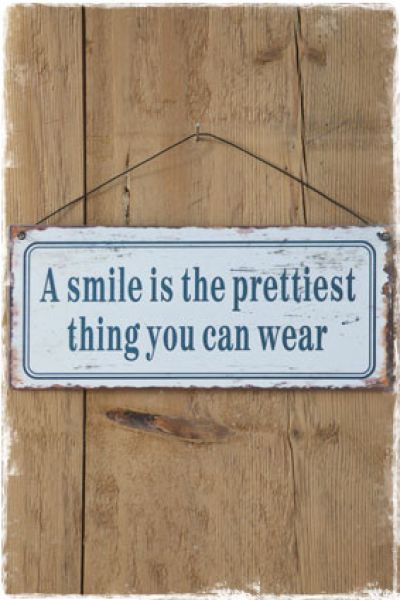 tekstbordje - smile is the prettiest thing you can wear - janenjuup webwinkel