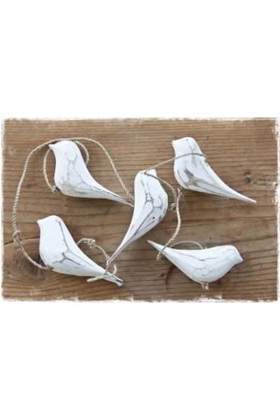 5 witte houten vogeltjes aan touw - guirlande slinger - janenjuup