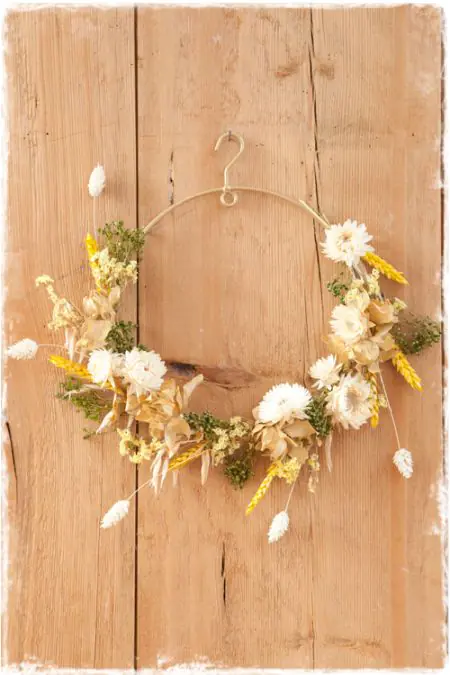 Optyuwah Droogbloemenkrans met gouden metalen ring, 2 stuks hangende deurkrans, droogbloemen Boho raamdecoratie, hele jaar door, bloemenkrans met droogbloemenring voor wand, deur, raamdecoratie