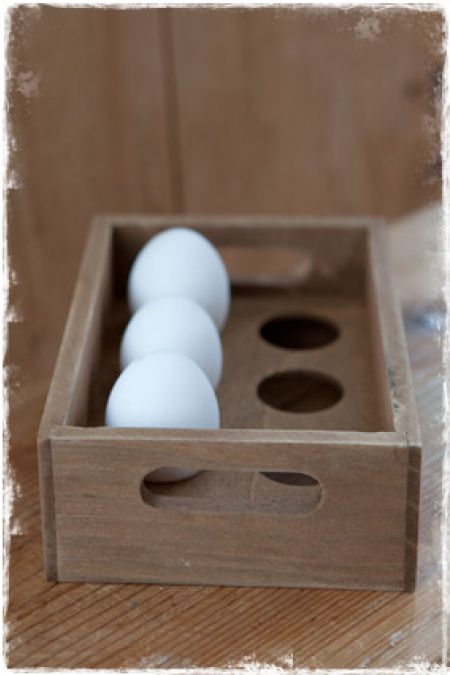koppel koppeling genezen houten eierrekje 'fresh eggs' | Jan&Juup