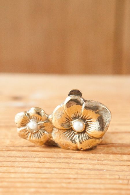 Kaarthouder bloemetjes- oud messing (5x3x2cm)