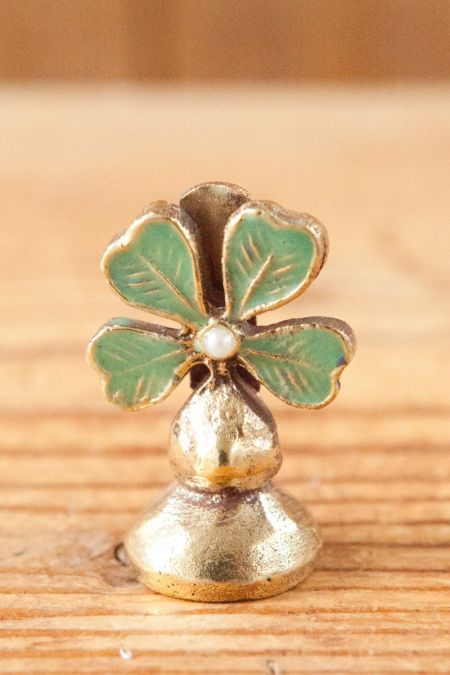 Kaarthouder klavertje 4 - oud messing & groen (4x2,5x2cm)